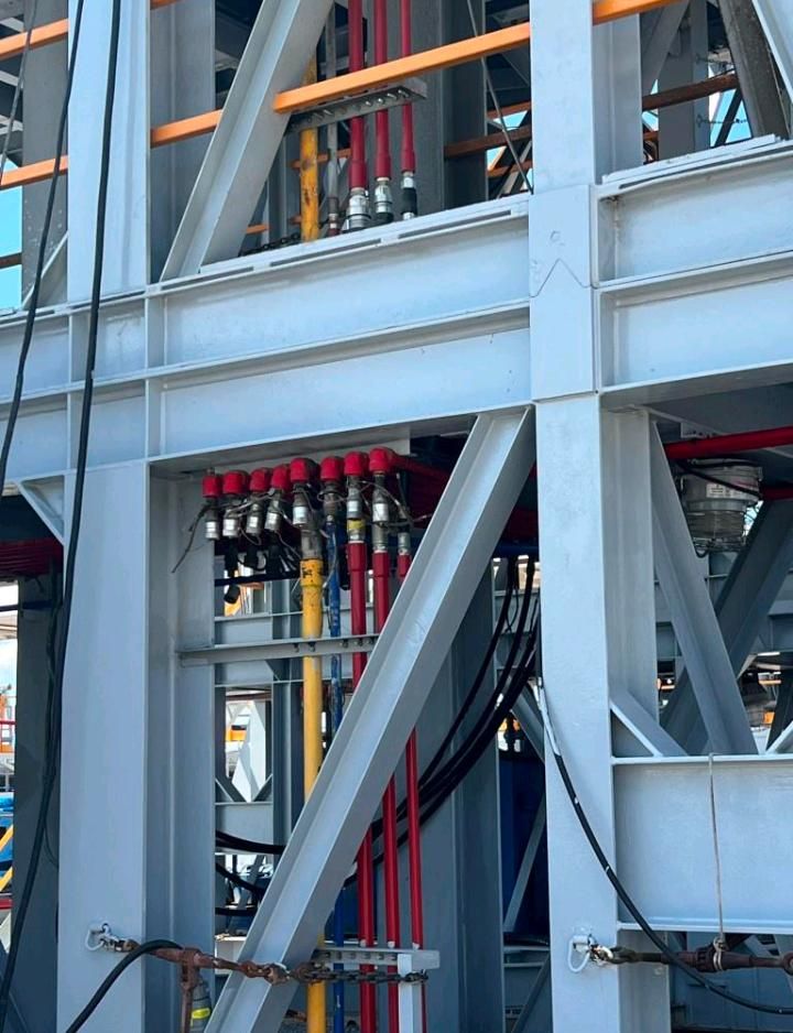 Subestructura conexiones hidráulicas